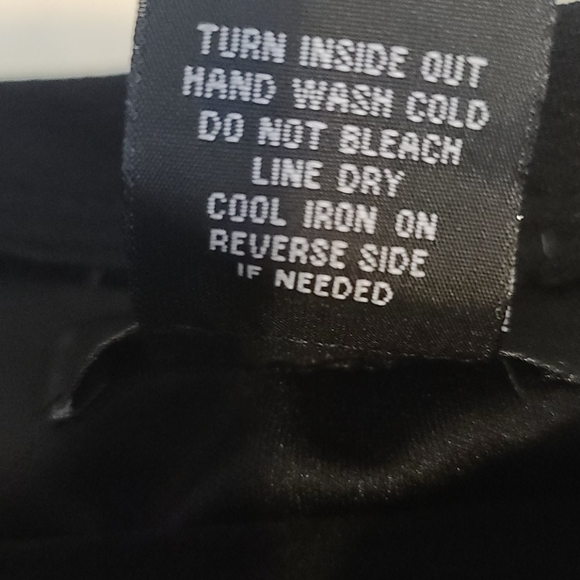 Bell sleeved Little Black Dress - Picture 6 of 6